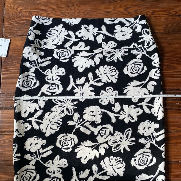 NWT LuLaRoe Cassie Midi Skirt - Picture 5 of 9